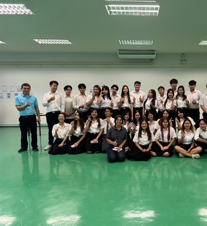 โครงการพัฒนาทักษะด้านภาษาและการสื่อสาร Proposal and Lab Day