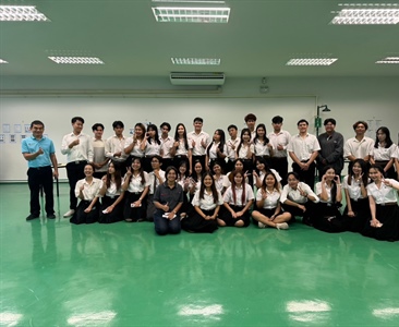 โครงการพัฒนาทักษะด้านภาษาและการสื่อสาร Proposal and Lab Day